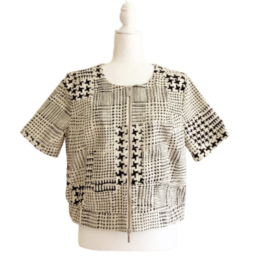 CAbi Jacket Black Cream Houndstooth Short Sleeve Zip Front Top Medium NWOT